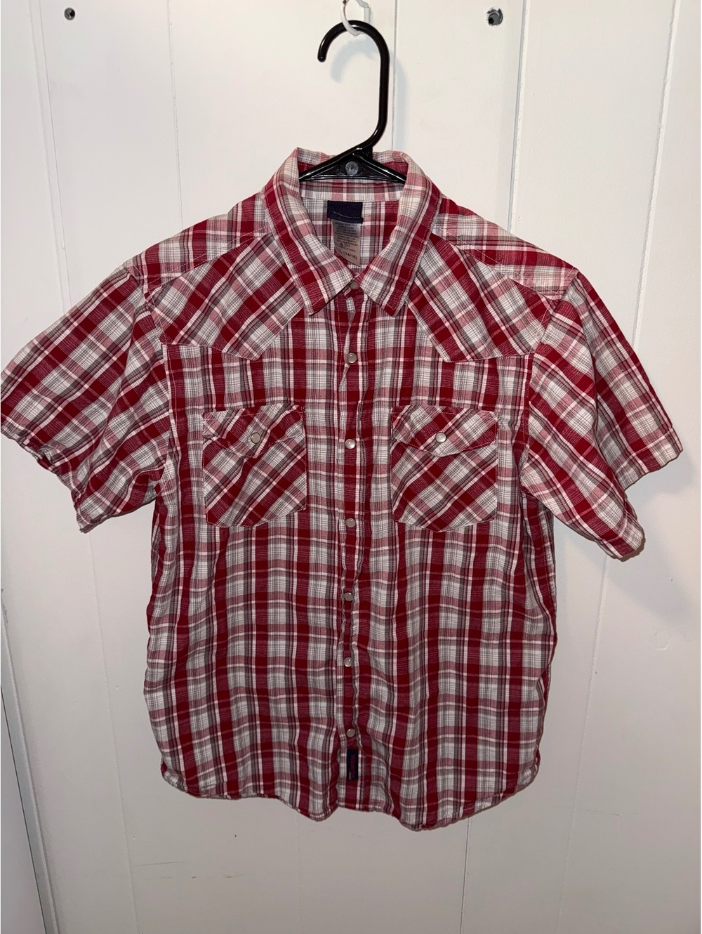 Wrangler Jeans Co. Men's Red and White Plaid Pearl Snap Button-Up Shirt